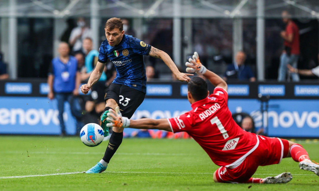 Nicolo Barella of FC Internazionale in action during the Serie A 2021/22 football match between FC Internazionale and UC Sampdoria at Giuseppe Meazza