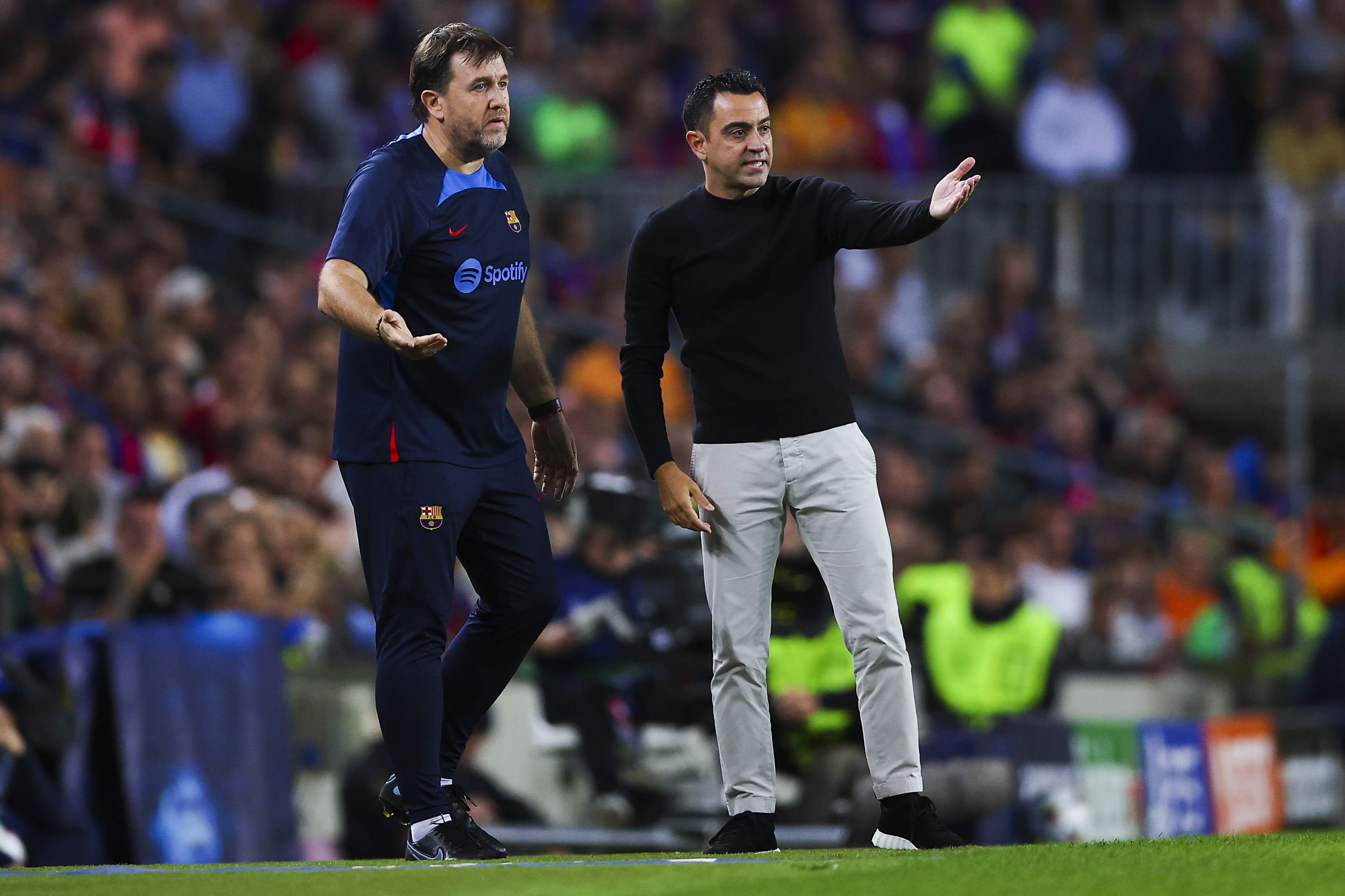 Xavi, acuzat de "nepotism". Cine sunt, de fapt, cei din stafful său
