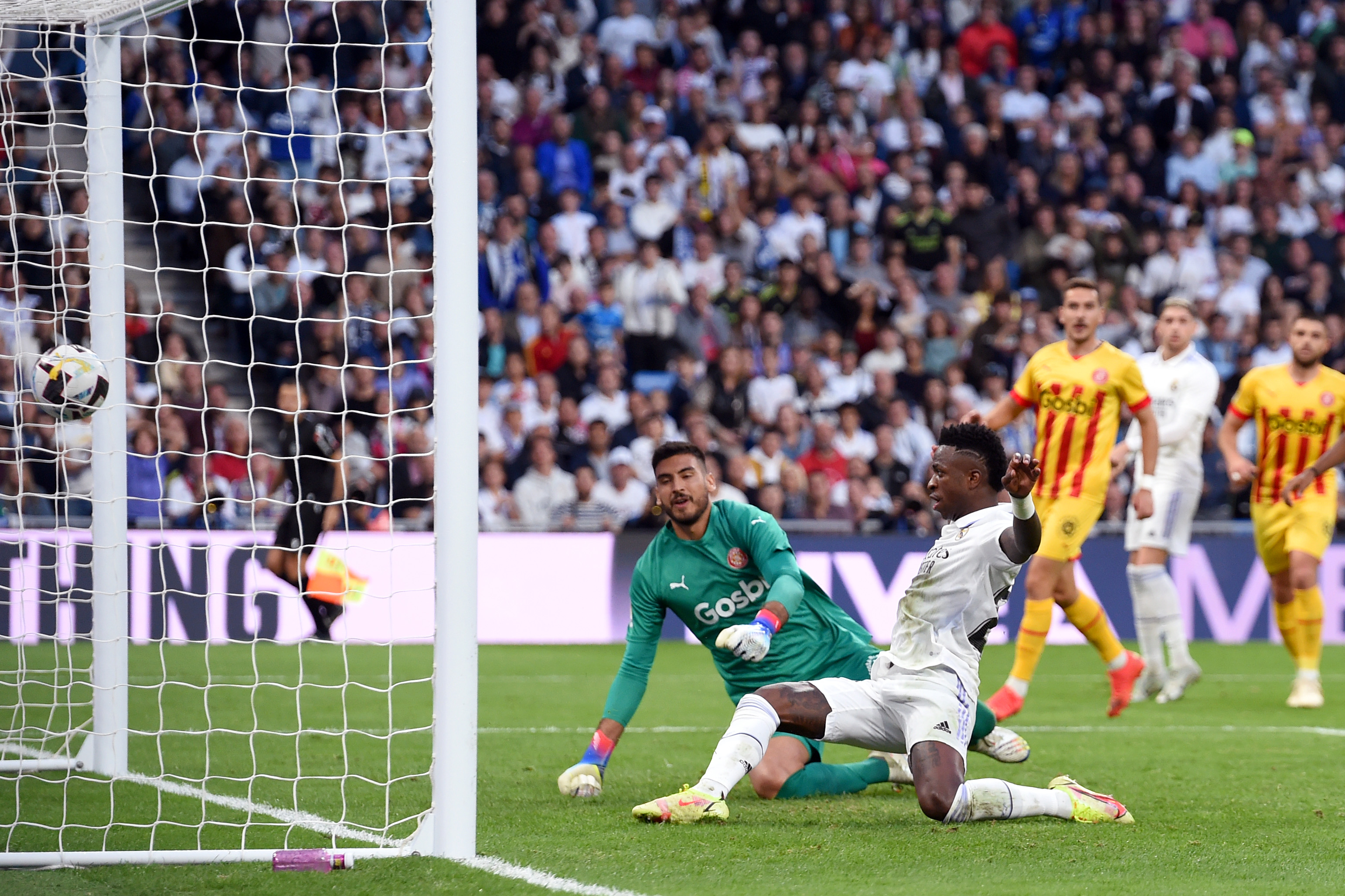 Real Madrid - Girona 1-1. Surpriză mare după un joc nebun, cu două bare de fiecare parte, un gol anulat și o eliminare