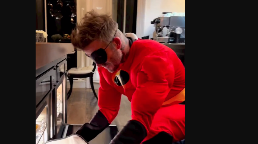 David Beckham a fost filmat de ”Doamna Incredibilă” într-un costum de supererou și a ajuns viral