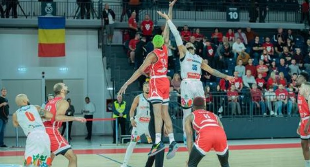 CSM Oradea - Cholet Basket 77-69 | Orădenii, victorie mare pentru baschetul românesc