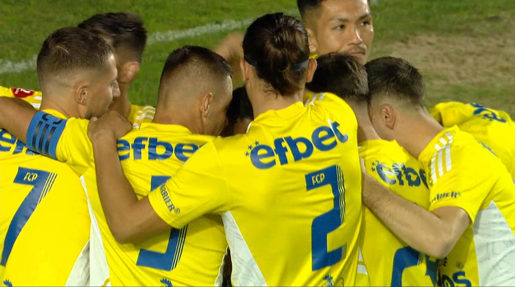 Petrolul - UTA 2-1. Arădenii, fără victorie de 7 etape, n-au putut fi resuscitați de revenirea lui Lazlo Balint