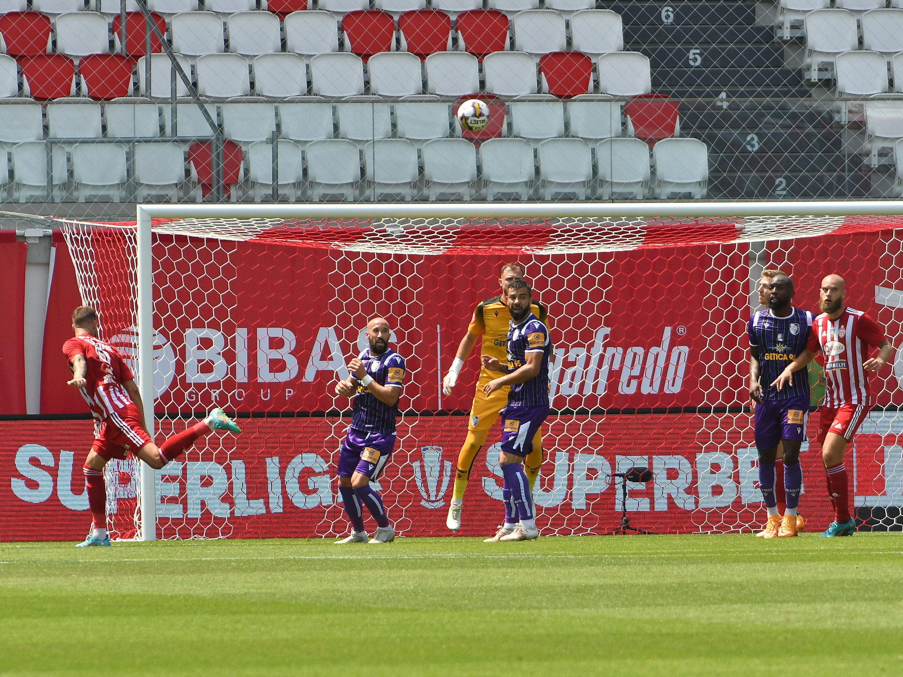 FC Argeș - Sepsi 0-0, ACUM, pe Digi Sport 1. Piteștenii caută a doua victorie cu Marius Croitoru