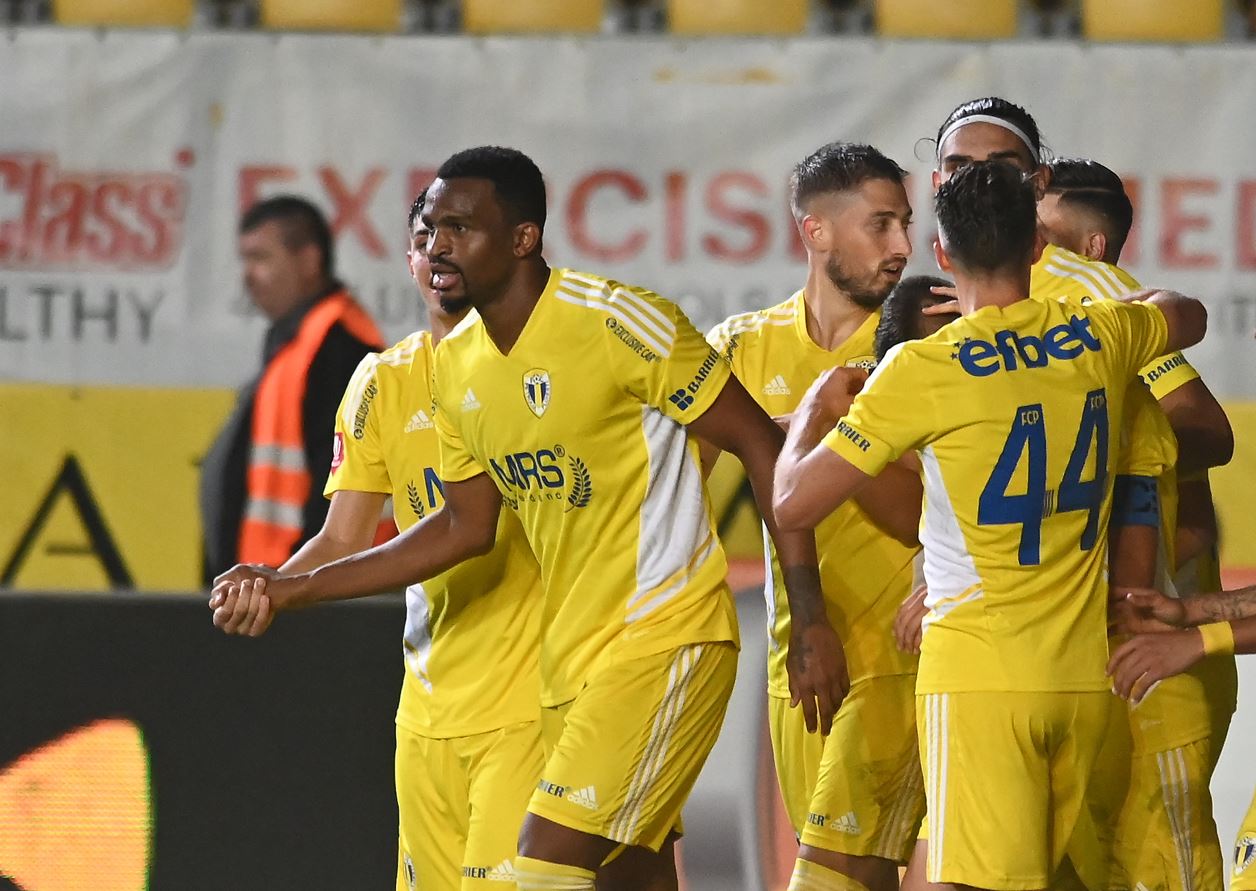 Acuzații de rasism după meciul Petrolul - UTA: “Mi-a spus că sunt maimuță. Nu e drept”