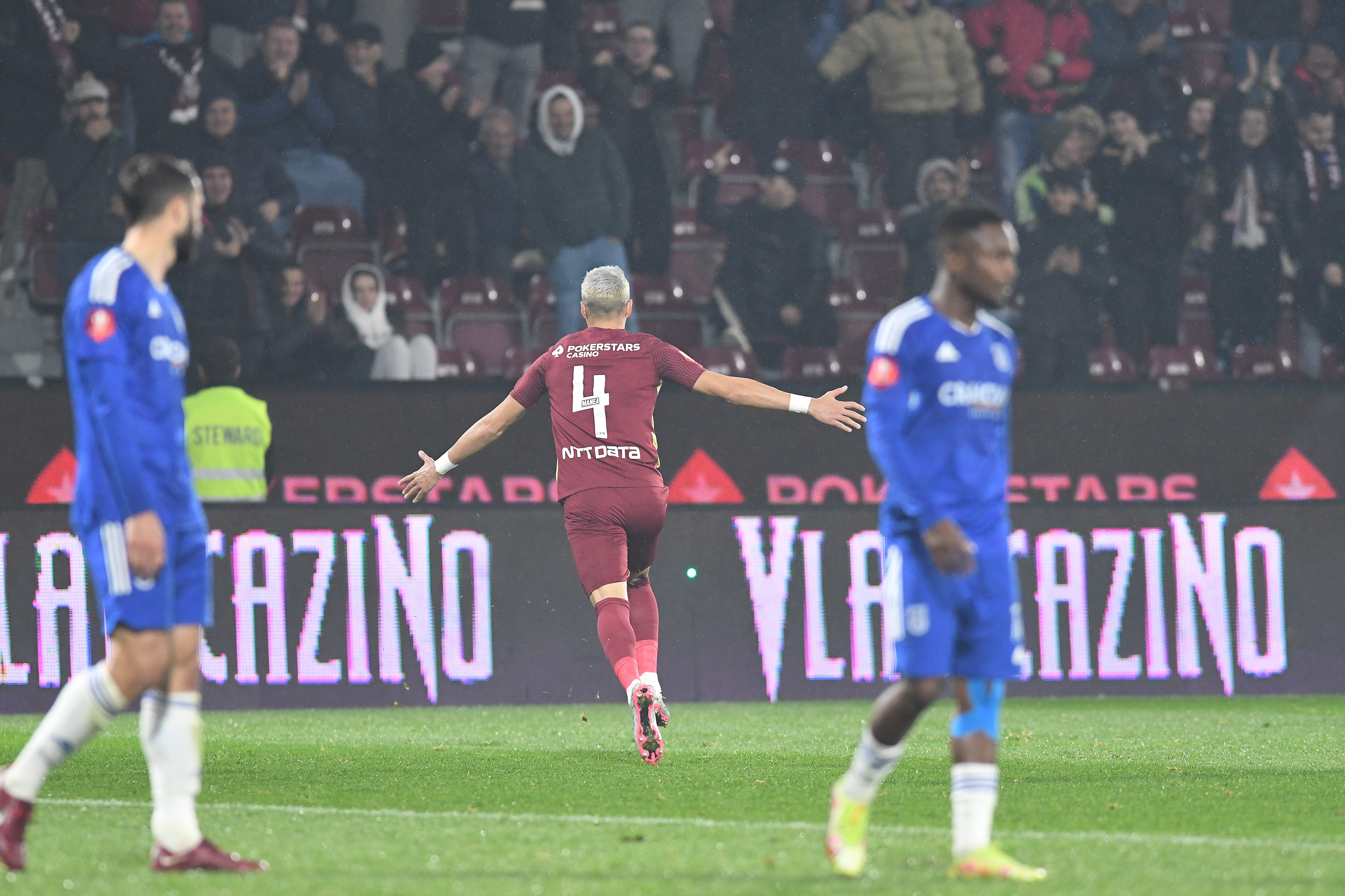 CFR Cluj - U Craiova 1948 3-1. Spectacol în Gruia, cu câte două bare de fiecare parte