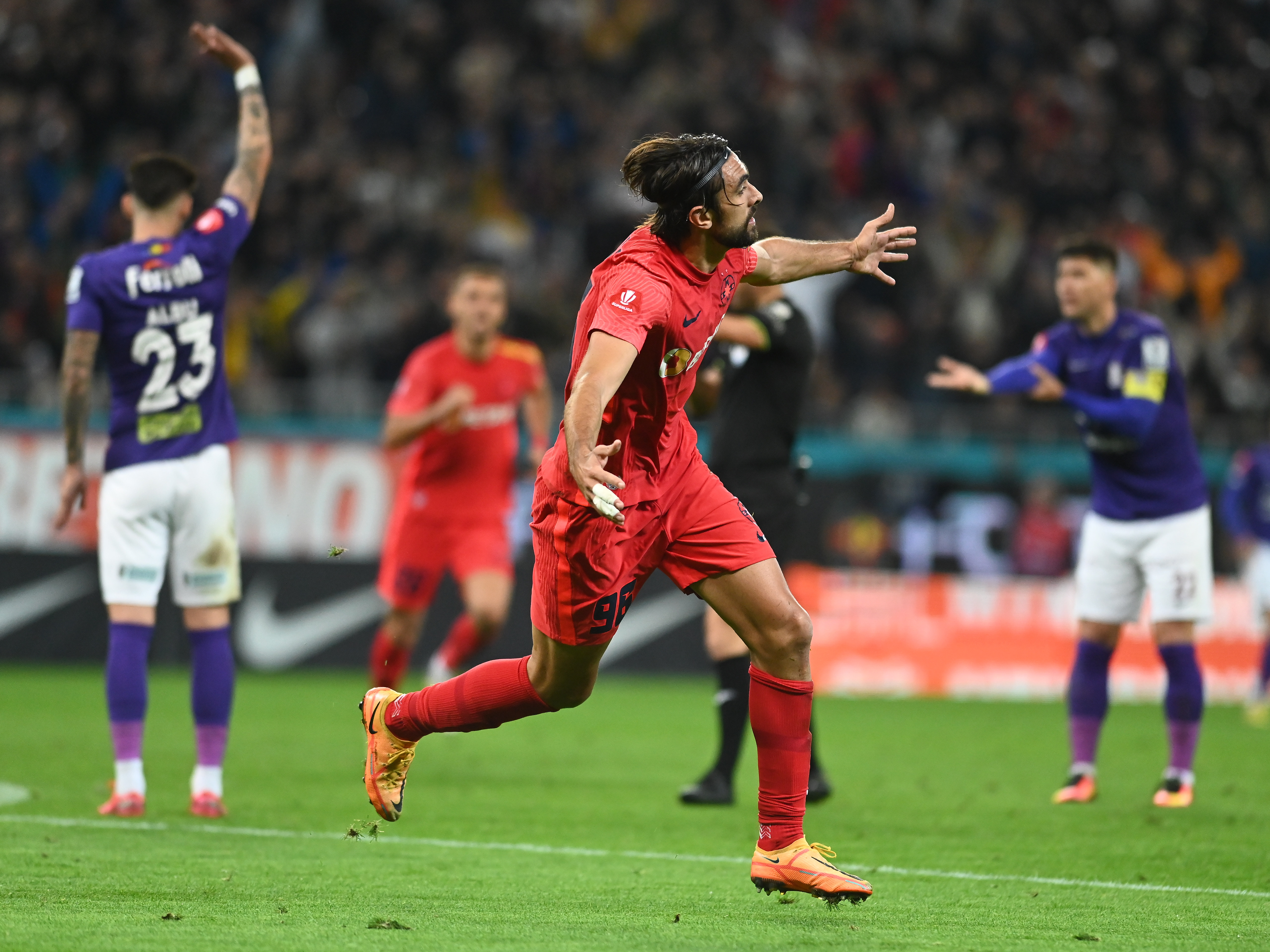 Atac fără menajamente după derby-ul dintre FCSB și Rapid 3-1: Au fost penibili. Parcă veneau de la nuntă