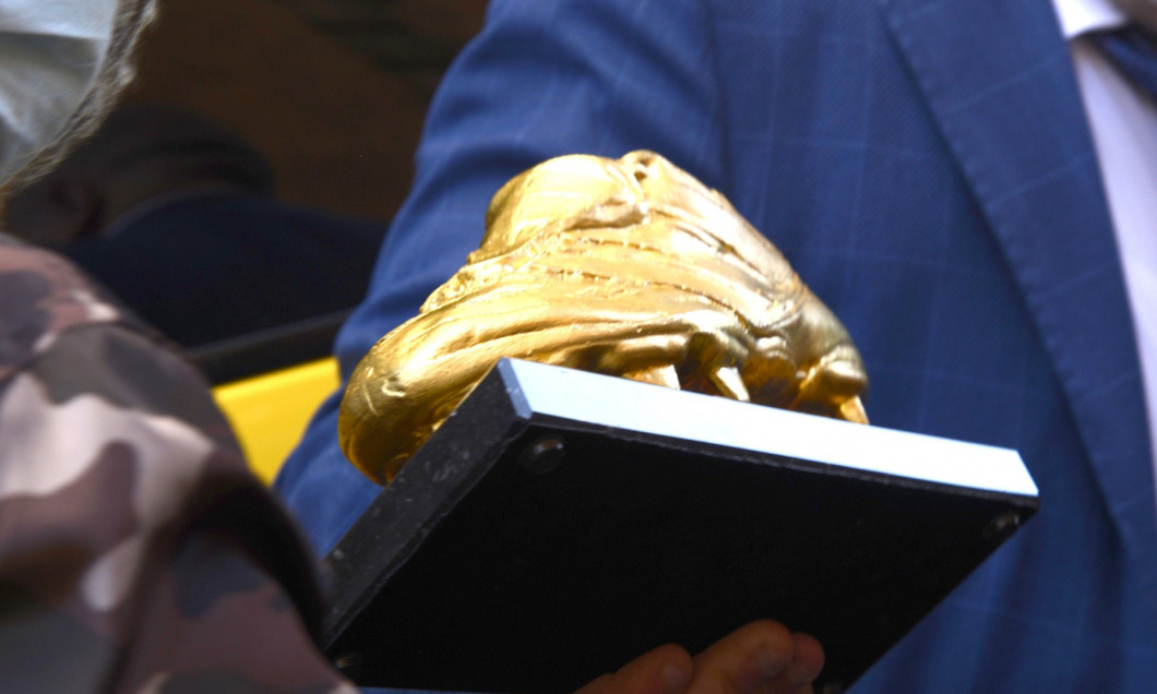 Rome, Ciro Immobile is the 2020 Golden Shoe, an award received in the Campidoglio thanks to the extraordinary last championship with Lazio. 36 goals (and 72 points) guaranteed the title to the Biancoceleste striker.