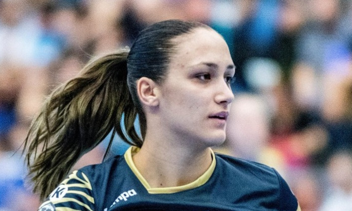 November 19, 2017: Bianca Bazaliu #14 (CSM Bucharest) during the EHF Woman's Champions League game between CSM Bucharest (ROU) vs Vistal Gdynia (POL) at Dinamo Polyvalent Hall in Bucharest, Romania ROU. Copyright: Cronos/Catalin Soare