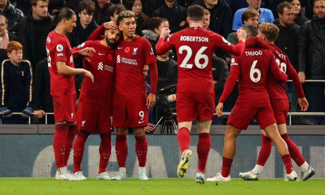 London, UK. 6th Novemberr 2022; Tottenham Hotspur Stadium. Tottenham, London, England; Premier League football, Tottenham Hotspur versus Liverpool; Mohamed Salah of Liverpool celebrates with Roberto Firmino after he scores for 0-2 in the 40th minute Cred