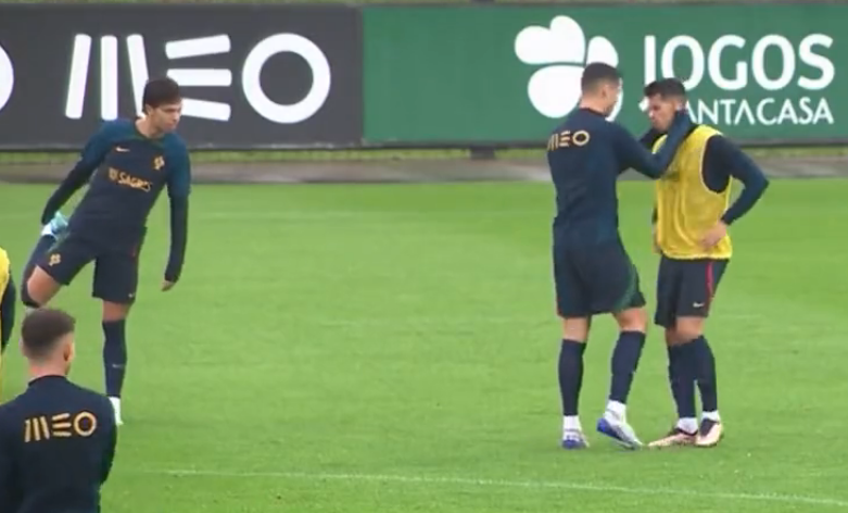 S-a scris că şi Cancelo l-a tratat urât pe Ronaldo, după Bruno Fernandes. Dar adevărul este cu totul altul