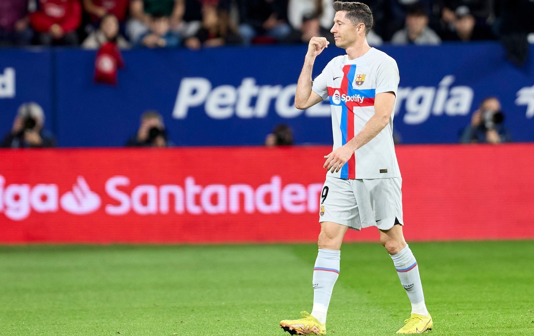 Pedeapsa lui Lewandowski i-a scos din sărite pe oficialii Barcelonei. Decizia luată