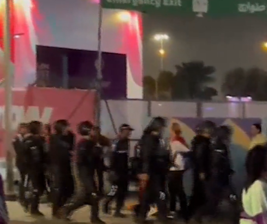Momente de haos: "Multe familii urlau!" Poliția a intervenit cu bastoane și scuturi. Ce s-a întâmplat în Qatar, la CM 2022