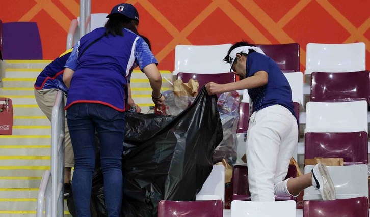 O lecție pentru întreaga lume! Japonezii au explicat de ce fac curățenie pe stadion după meciurile de la Cupa Mondială