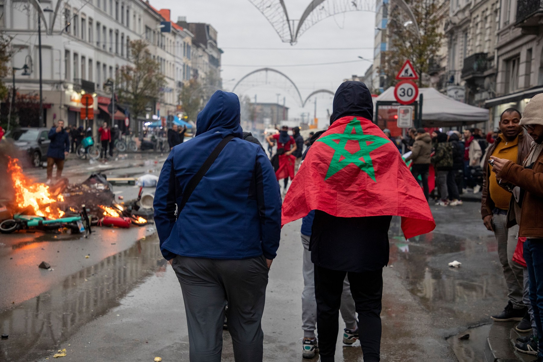 Teroare în Bruxelles: fanii marocani au făcut ravagii după victoria cu Belgia de la Cupa Mondială 2022