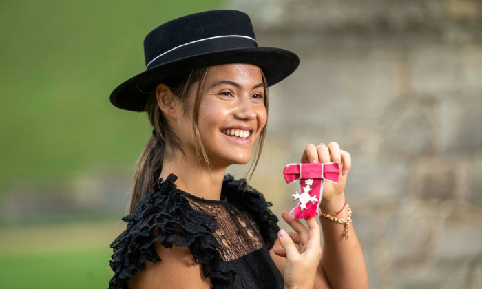 Emma Raducanu receives MBE at Windsor Castle