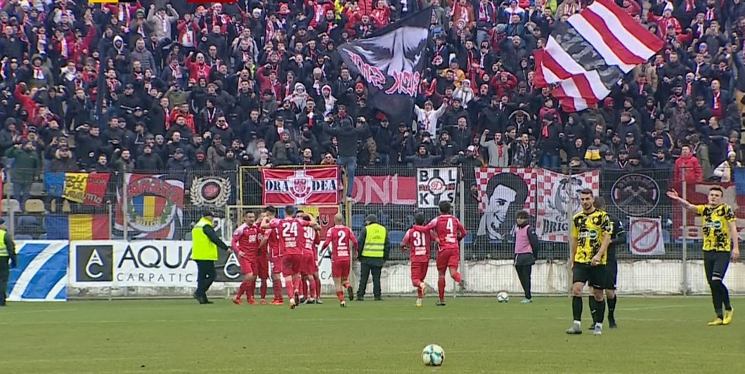 FC Brașov - Dinamo 0-2. Câinii se apropie de locurile de play-off