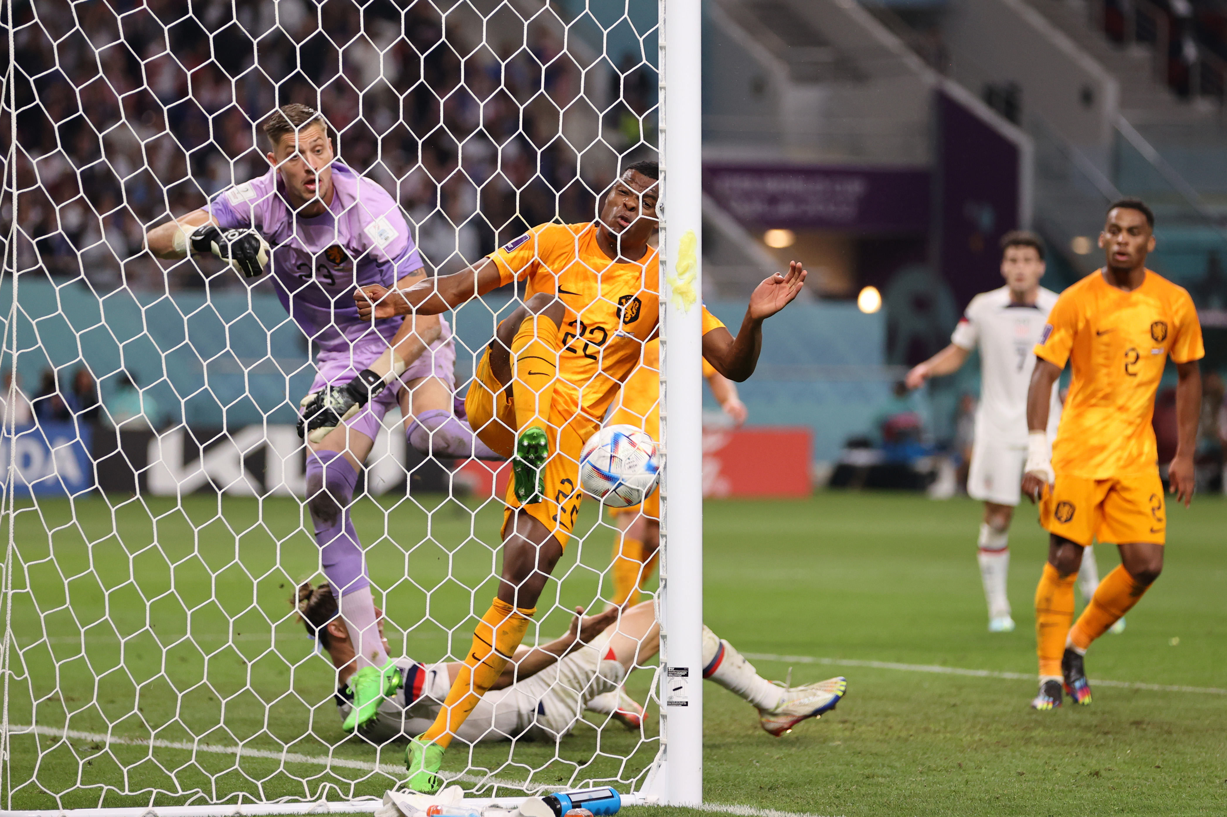 Olanda - SUA 3-1. ”Portocala Mecanică” s-a calificat în ”sferturi”, la Cupa Mondială din Qatar. Dumfries, omul meciului