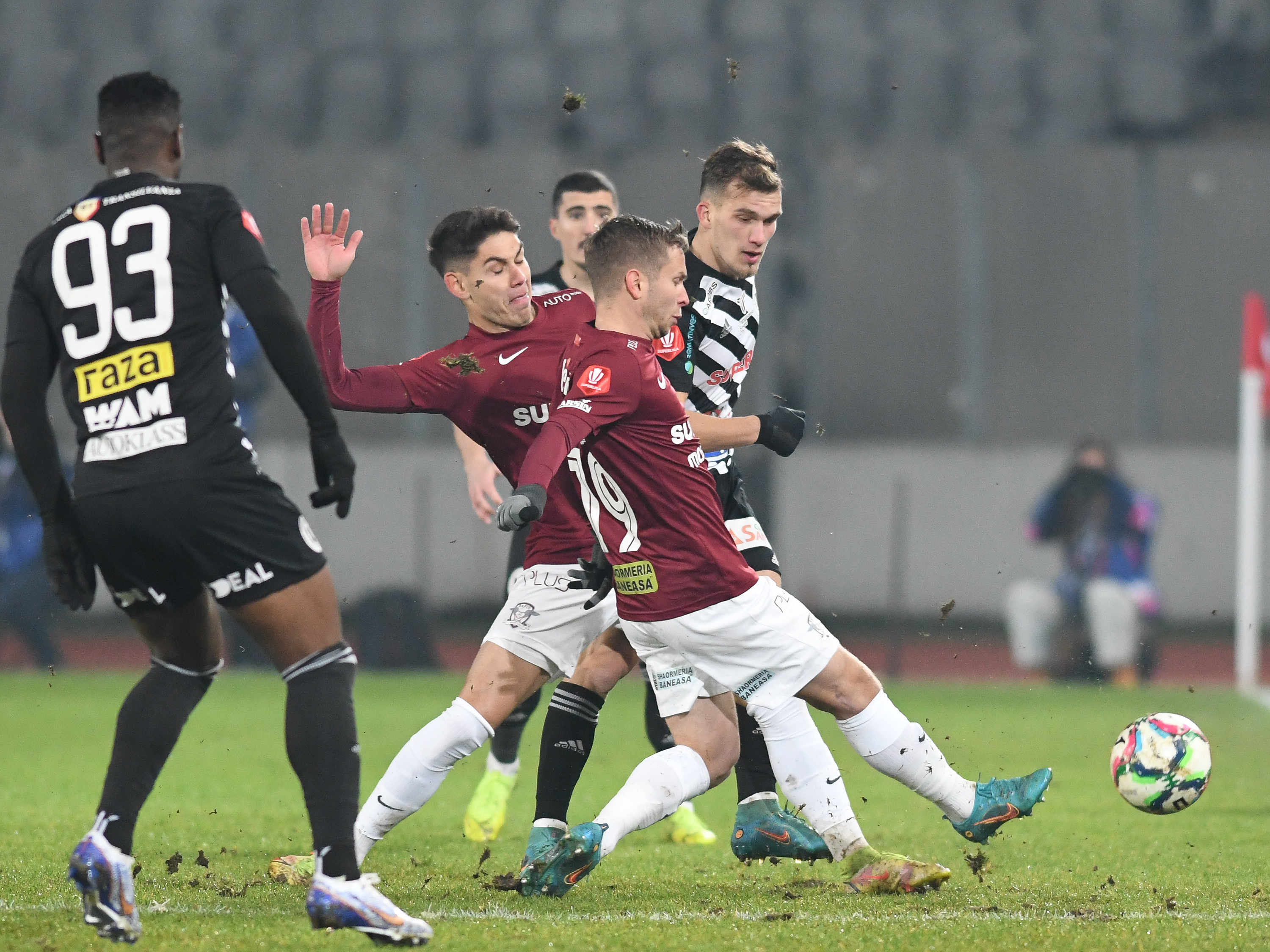 ”U” Cluj - Rapid 0-0. Elevii lui Adi Mutu, eliminați din Cupa României. Cartonaș roșu pentru Vojtus