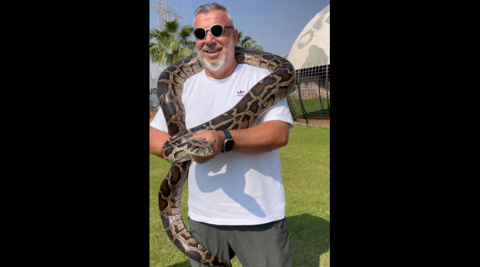 Cosmin Olăroiu la o grădină zoologică exclusivistă din Dubai / Foto: Instagram @albuqaish.jungle