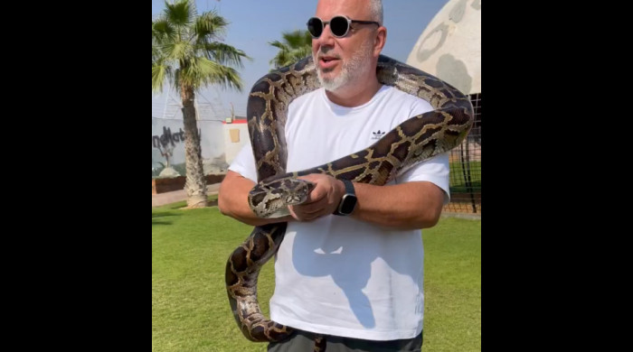 Cosmin Olăroiu la o grădină zoologică exclusivistă din Dubai / Foto: Instagram @albuqaish.jungle