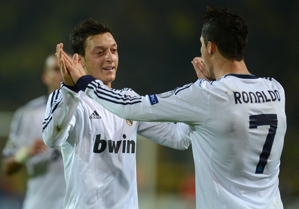 Mesut Ozil sare în apărarea lui Cristiano Ronaldo: Nu înțeleg de unde atâtea critici!