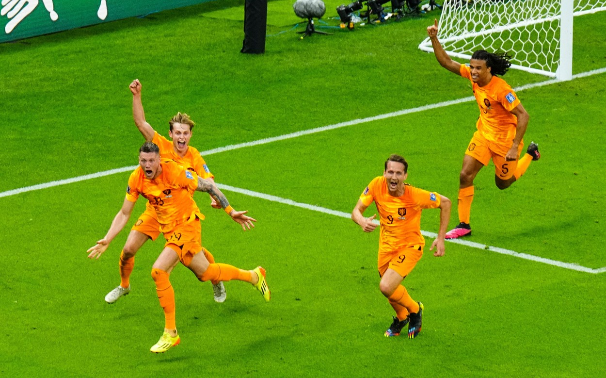 Super rezerva Olandei a intrat în istorie! A marcat de două ori și a trimis meciul cu Argentina în prelungiri