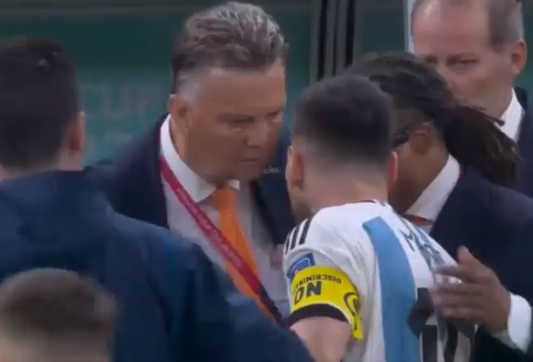 Nimeni nu a scăpat de furia lui Messi! Argentinianul, conflict cu Louis van Gaal pe gazon