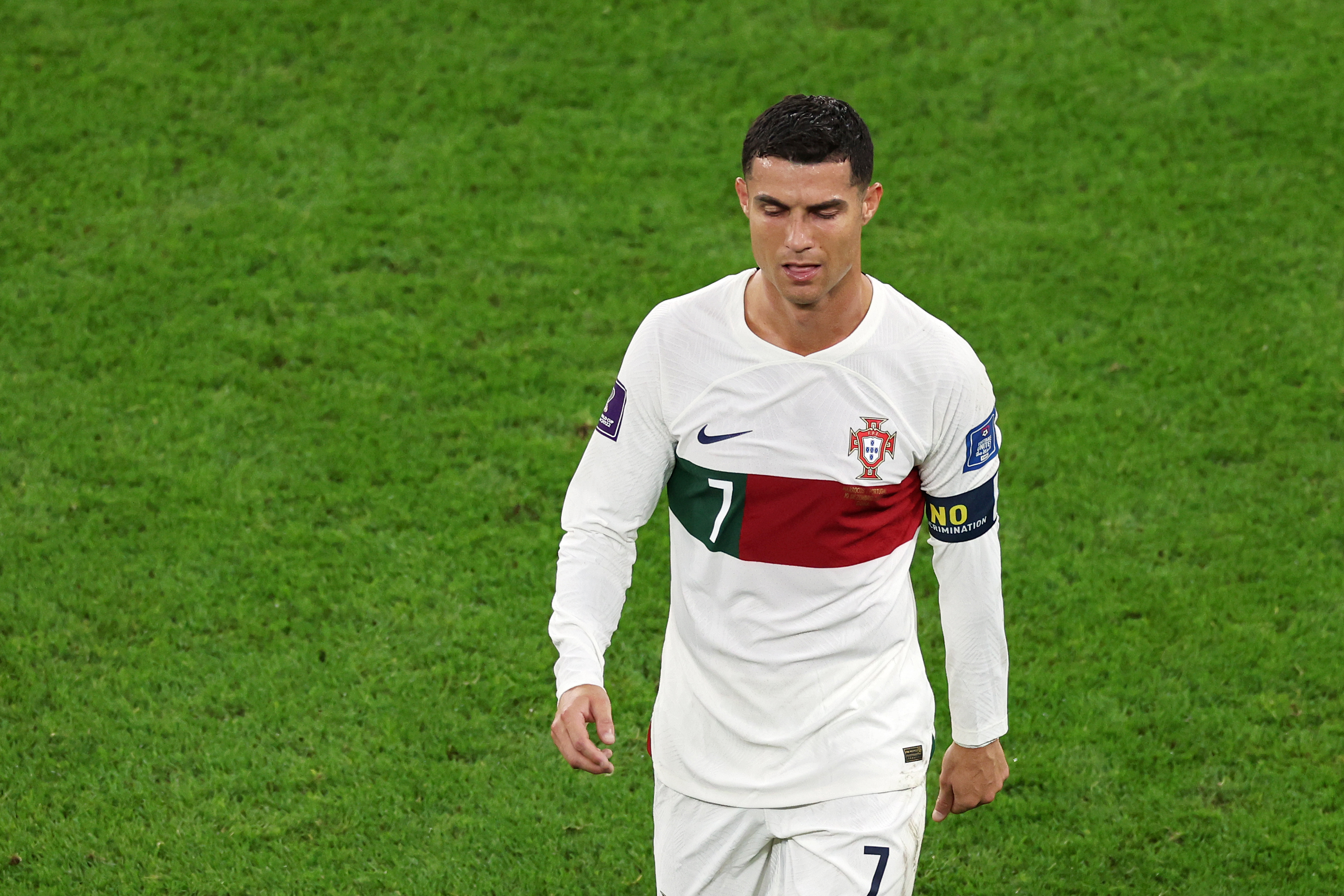 Ce a pățit Cristiano Ronaldo în timp ce ieșea de pe teren, în lacrimi, după ce Portugalia a fost eliminată de Maroc