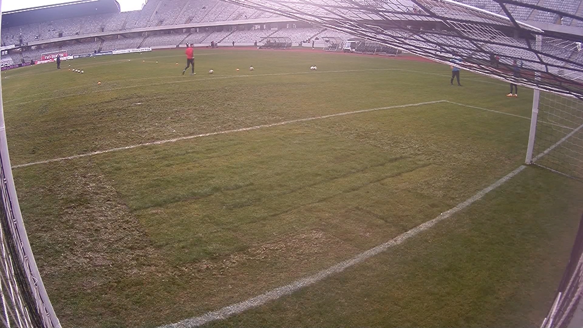 Gazon “horror” pe Cluj Arena, înaintea meciului “U” Cluj - UTA. Eugen Neagoe: “Au aruncat rucola pe teren”