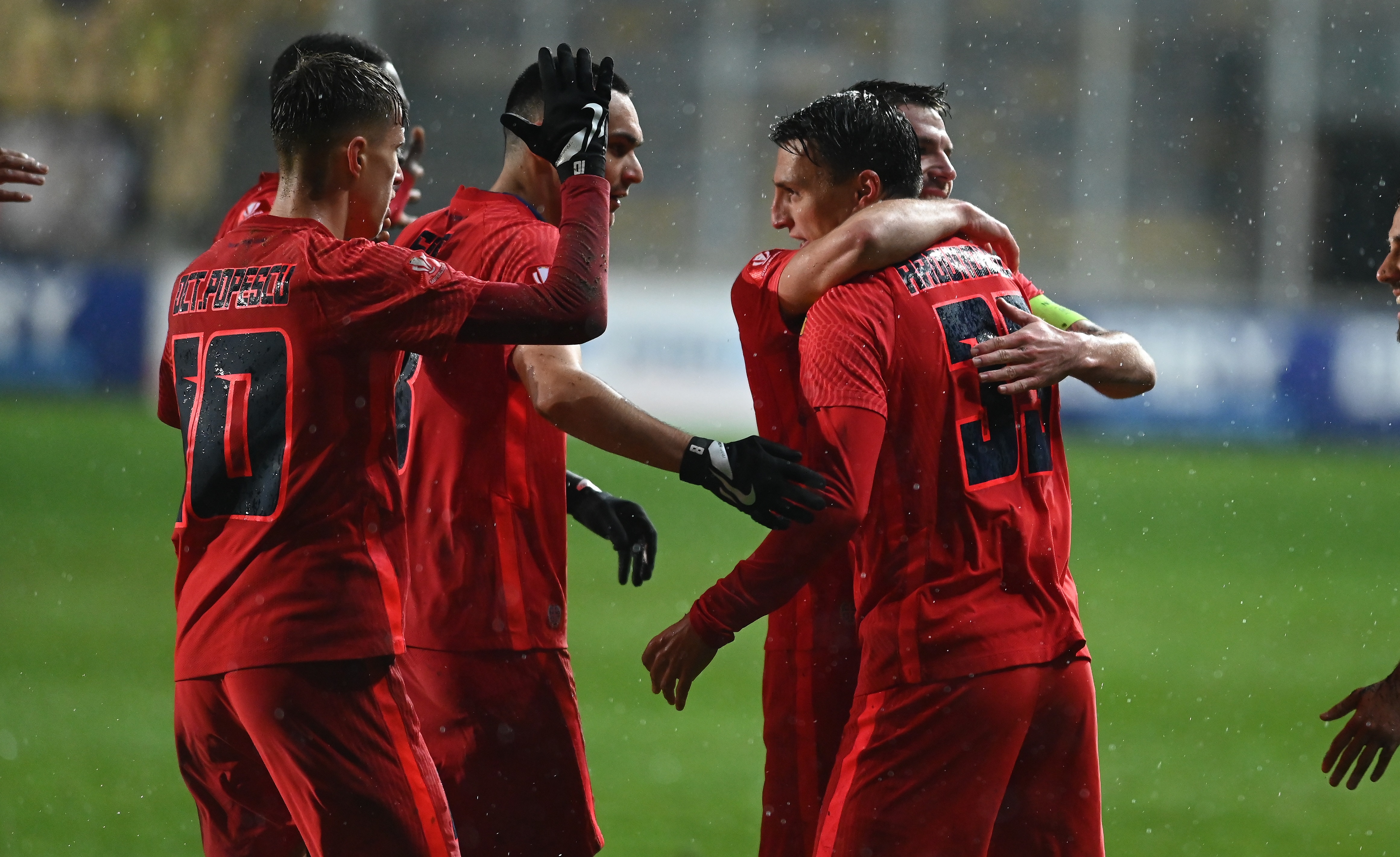 Veste bună pentru Gigi Becali! Un jucător de la FCSB, urmărit de scouterii unei echipe de Champions League