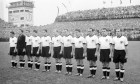 WM Finale 1954 in Bern - Mannschaftsvorstellung BR Deutschland, v.li.: Kapitän Fritz Walter, Torwart Toni Turek, Horst