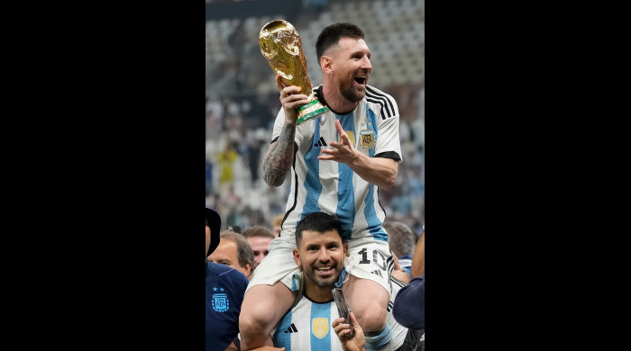 Jak MESSI wypatrzył tę OFIARĘ? RONALDO vs. MESSI pojedynek w