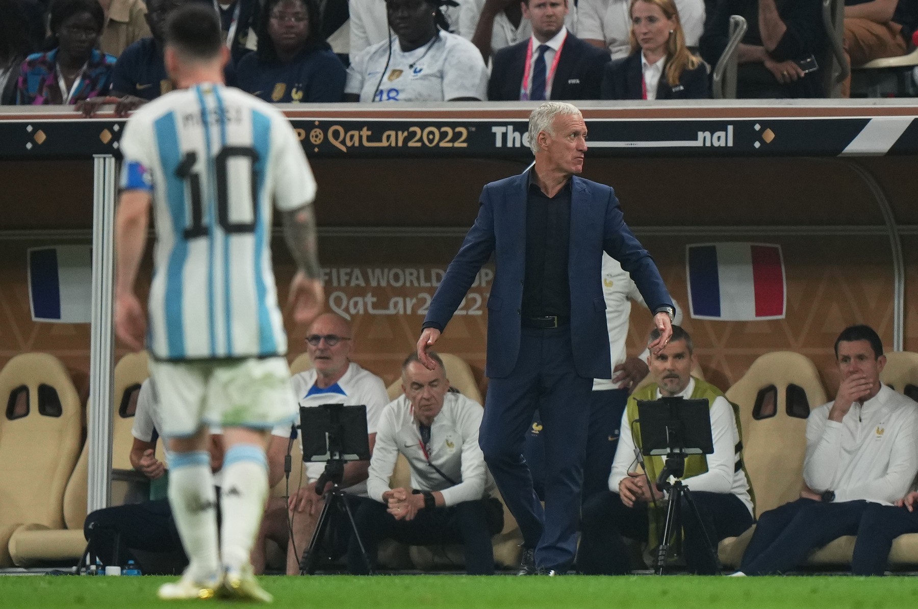 Didier Deschamps a făcut un gest și a spus două cuvinte către banca Argentinei în timpul finalei Cupei Mondiale 2022