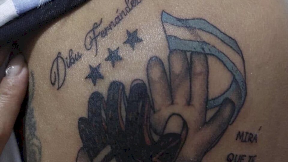 5 milioane de vizualizări într-o zi! O fană a vrut să-și tatueze numele portarului Argentinei, dar ieșit un epic fail