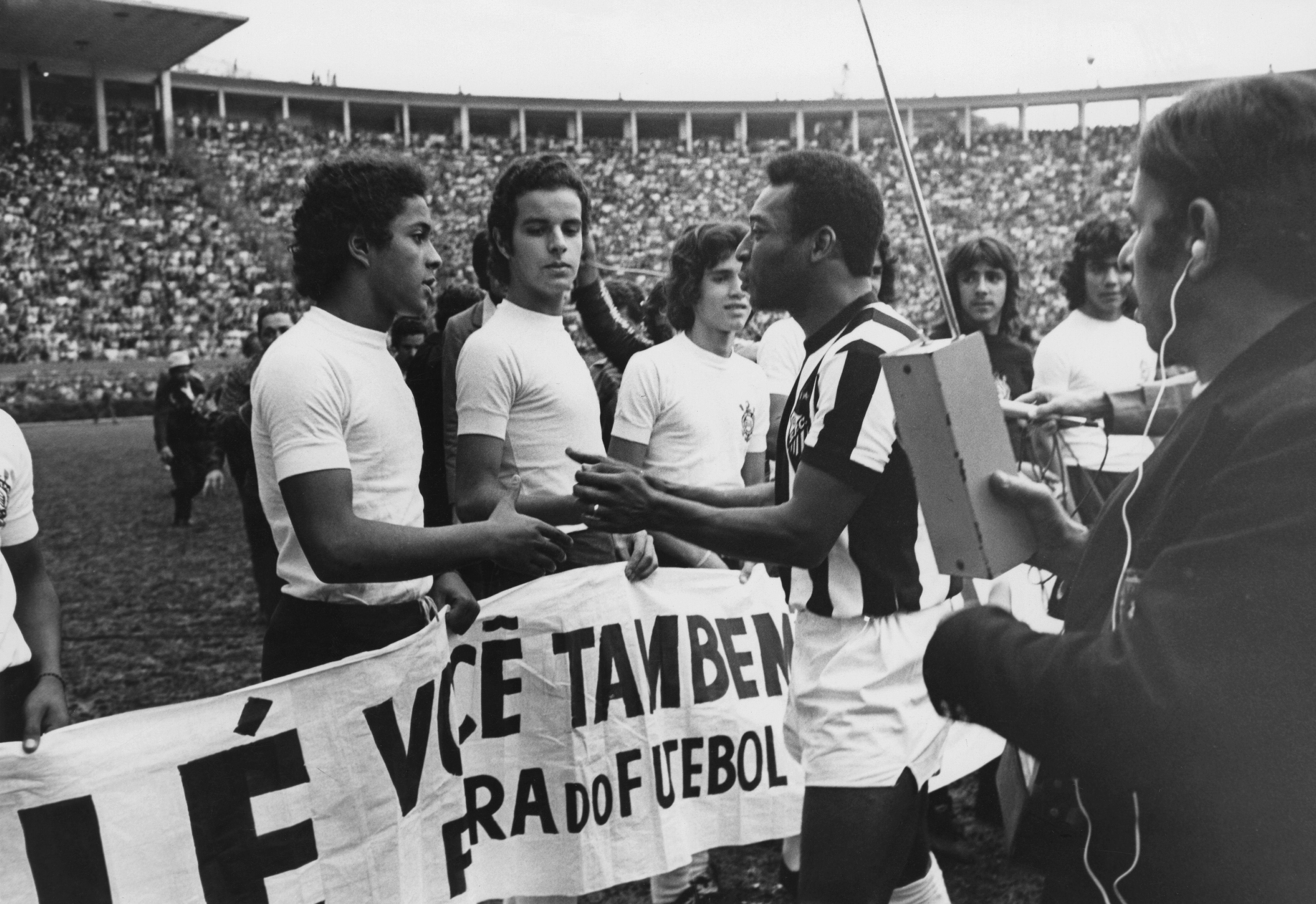 Pele a fost la un pas să semneze cu PSG. Ar fi devenit cel mai scump jucător al lumii