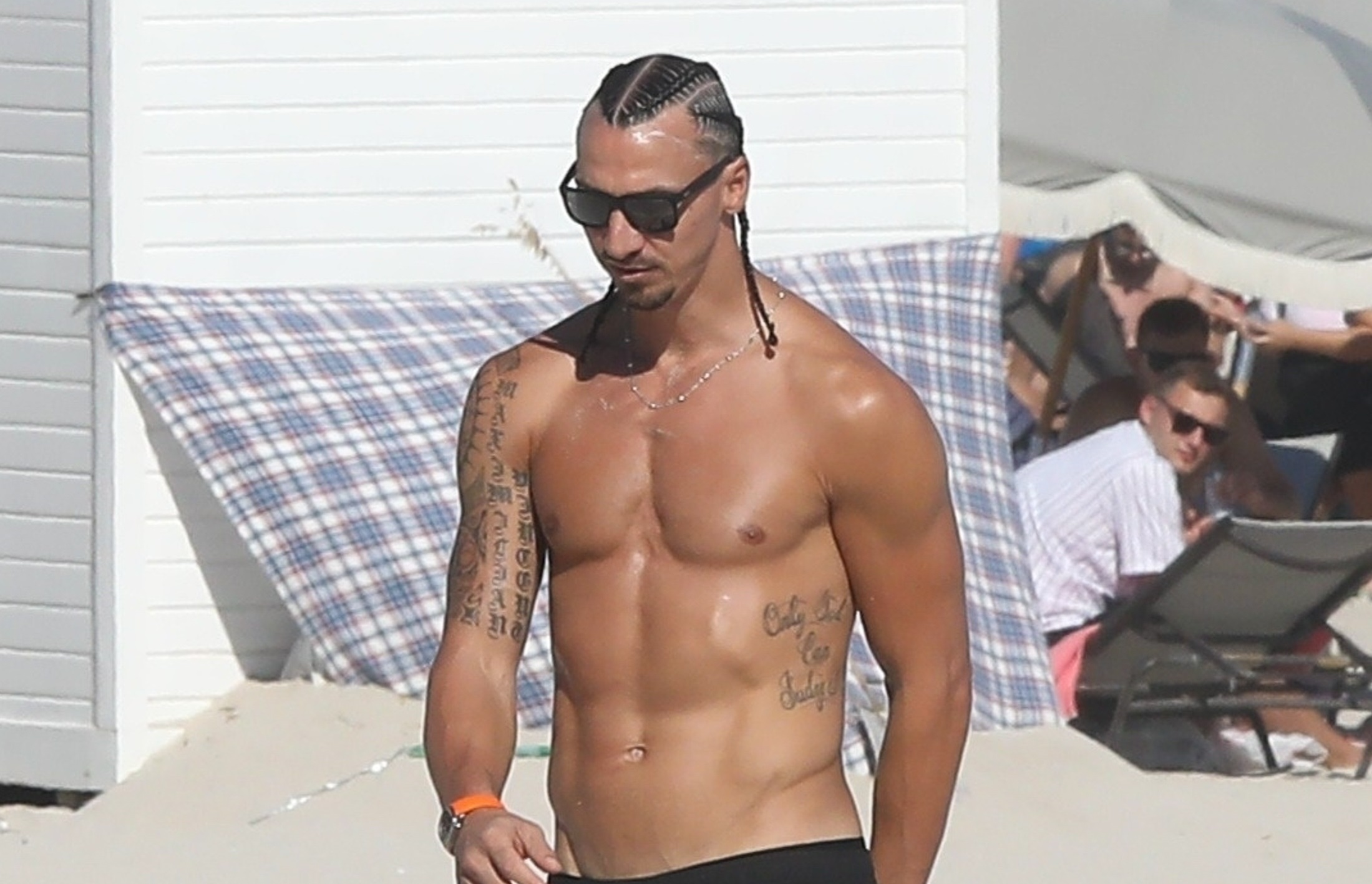 Unde a fost văzut Zlatan Ibrahimovic. La 41 de ani, fizicul său este perfect. Schimbare de look pentru atacant