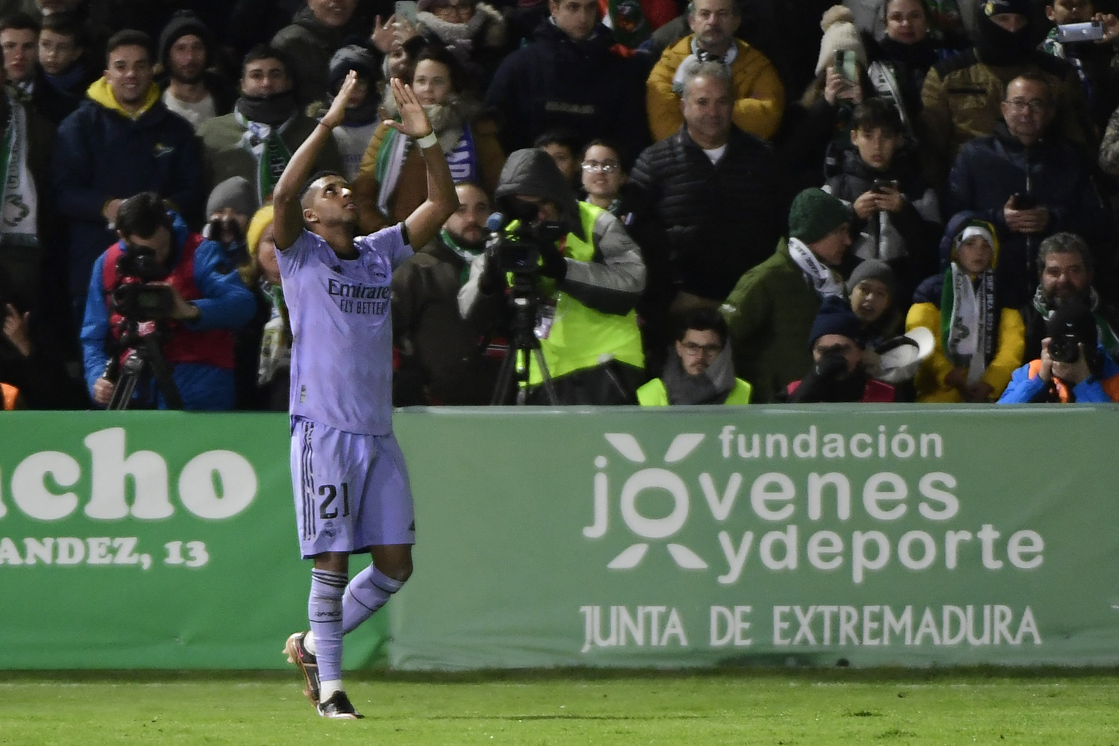 Cacereno - Real Madrid 0-1. Seria surprizelor echipei din liga a patra s-a oprit. Madrilenii sunt în optimile Cupei