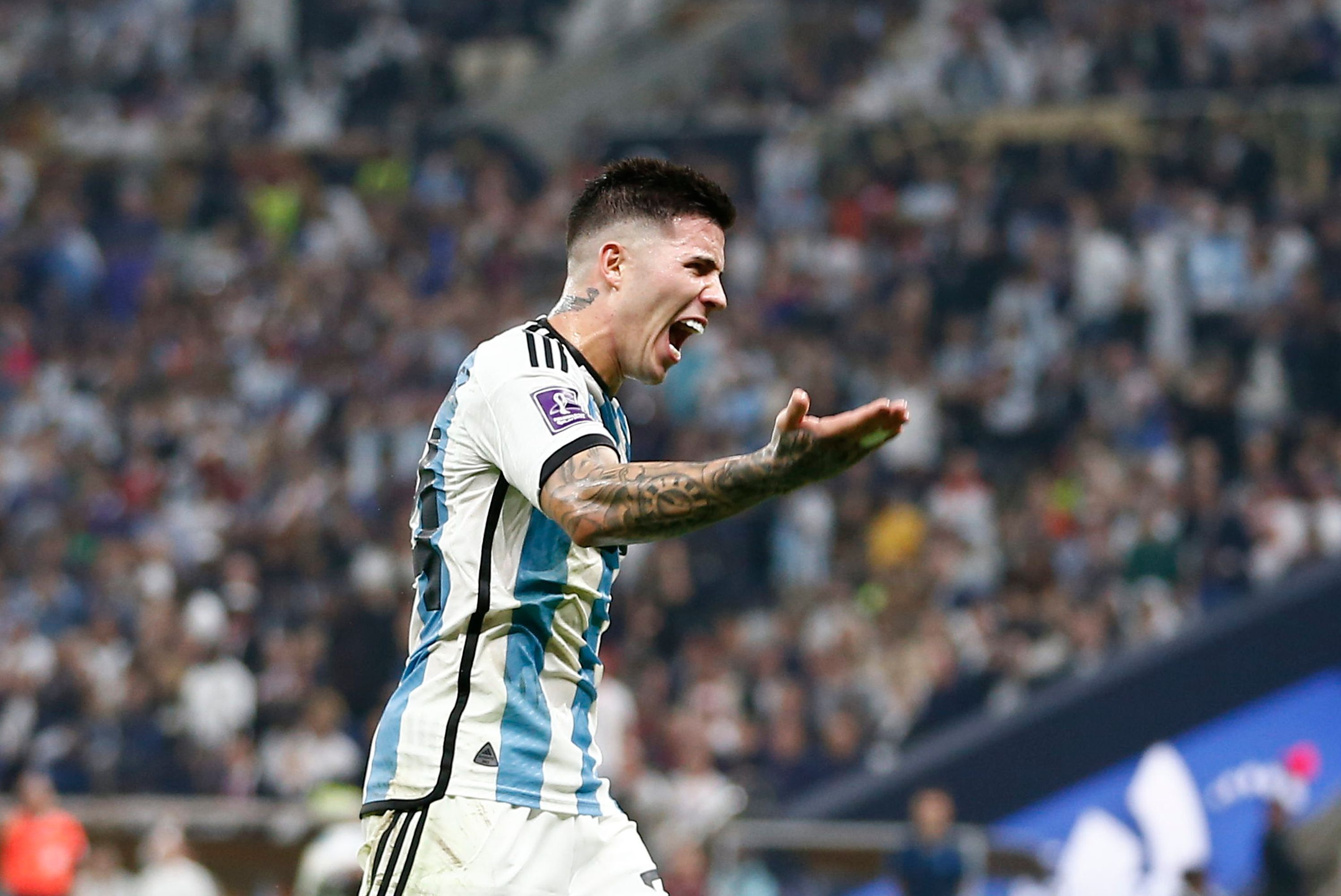 Cât ar urma să câștige Enzo Fernandez, cel mai scump transfer din istoria Premier League, la Chelsea