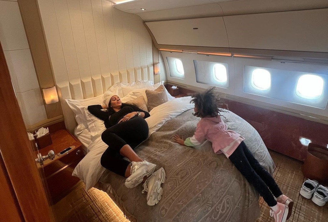 Cum arată în interior avionul privat al lui Ronaldo. Pat matrimonial pentru cel mai bine plătit fotbalist al planetei