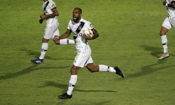 Campinas, Brazil. 01st Dec, 2020. Ponte Preta faced Sampaio Corra this Tuesday (1) for the 25th round of the Brazilian Championship of Series B football at the Moiss Lucarelli stadium in Campinas (SP). Ruan Renato da Ponte celebrates his equalizer. Credit