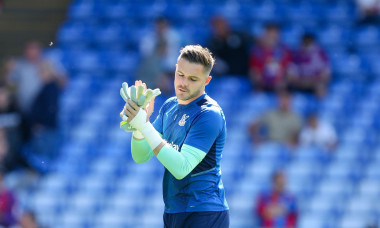 London, UK. 22nd May 2022; Selhurst Park, Crystal Palace, London, England; Premier League football, Crystal Palace versus Manchester United: Jack Butland of Crystal Palace applauds fans as he start his warm-ups. Credit: Action Plus Sports Images/Alamy Li