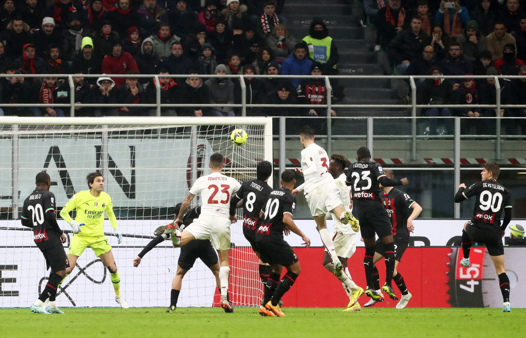 AC Milan - AS Roma 2-2. Elevii lui Mourinho au înscris în poarta lui Tătărușanu pe final de joc