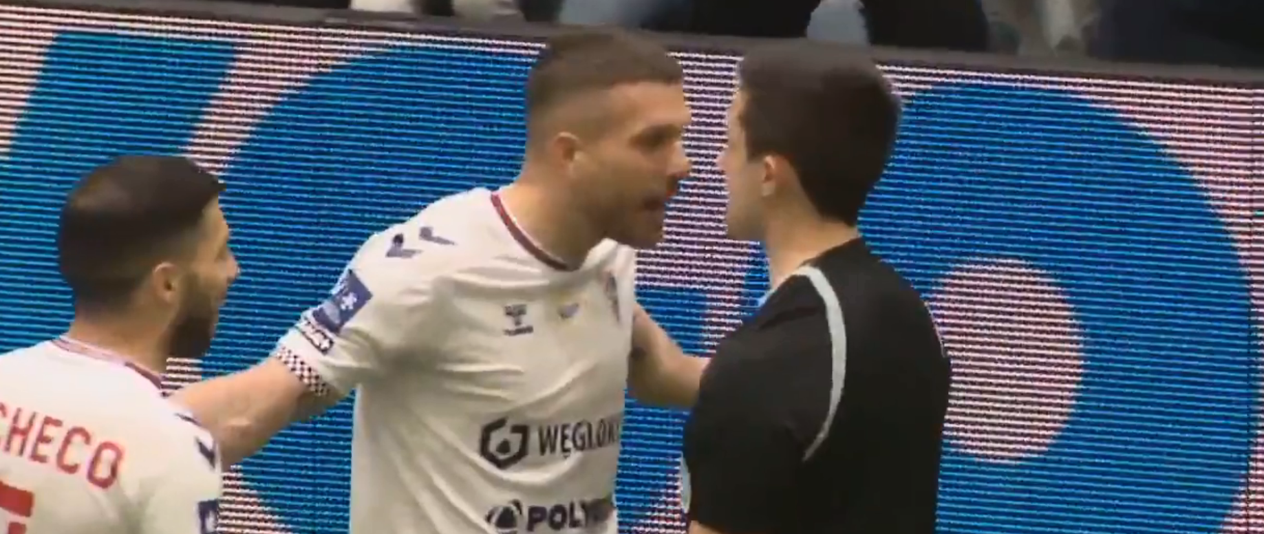 Lukas Podolski și-a ieșit din minți la un meci caritabil organizat chiar de el