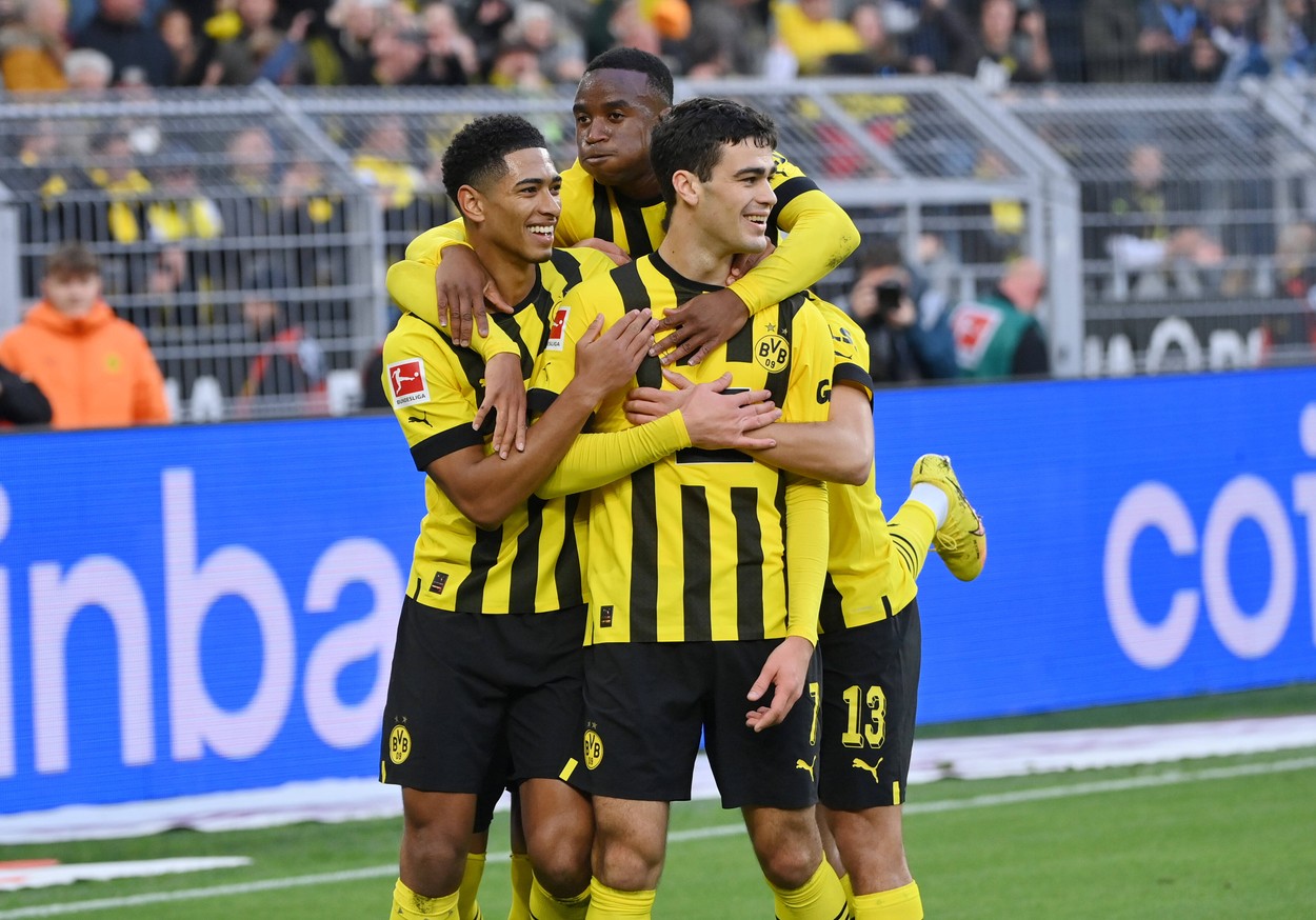 Borussia Dortmund - Borussia Monchengladbach 5-2. Bayern Munchen, victorie clară cu Schalke 04