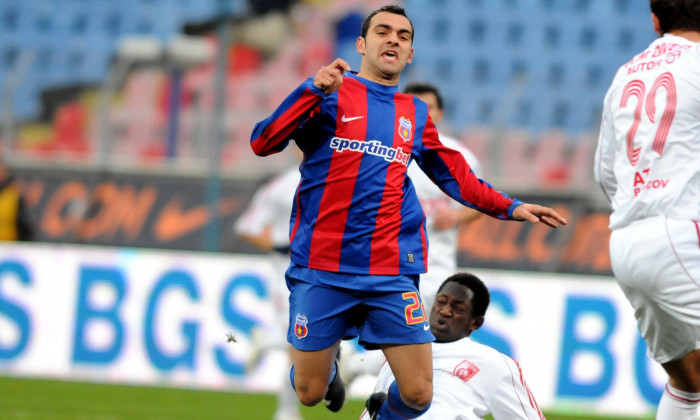 0.FOTBAL:STEAUA BUCURESTI-INTERNATIONAL CURTEA DE ARGES 2-1,LIGA 1 (13.12.2009)