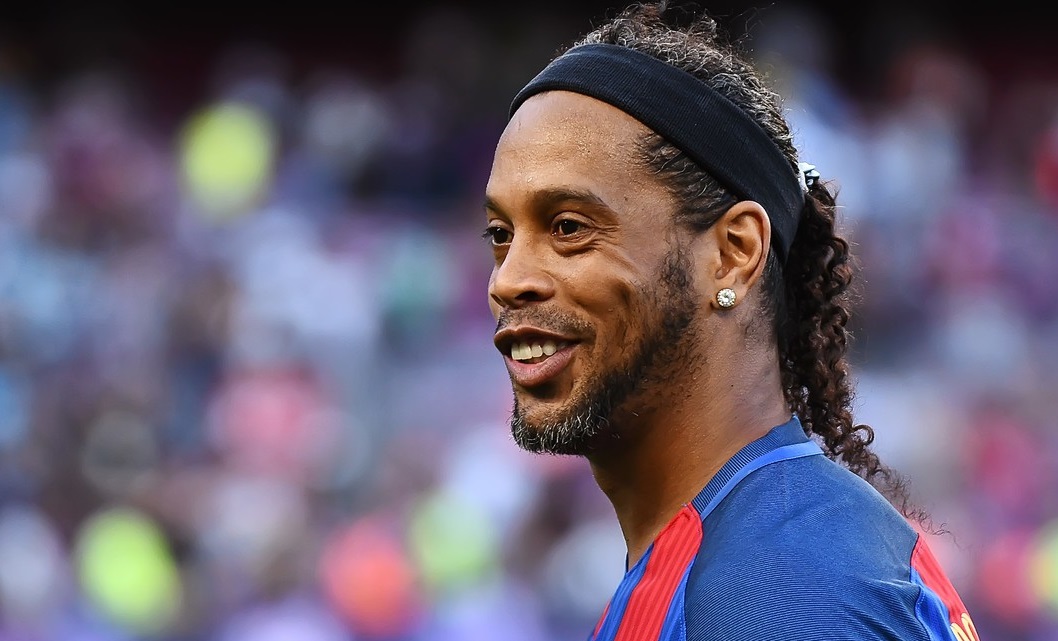 Ronaldinho jubilează, după ce Barcelona a pus mâna pe Supercupa Spaniei! Pe cine a felicitat în mod special