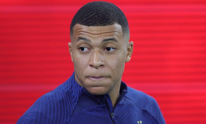 Doha, Qatar. 30th Nov, 2022. firo : 11/30/2022, Football, Soccer, FIFA WORLD CUP 2022 QATAR, World Cup 2022 Qatar, World Cup 2022 Qatar, Group stage, Group D Tunisia - France Kylian Mbappe, Portrait, FRA/dpa/Alamy Live News