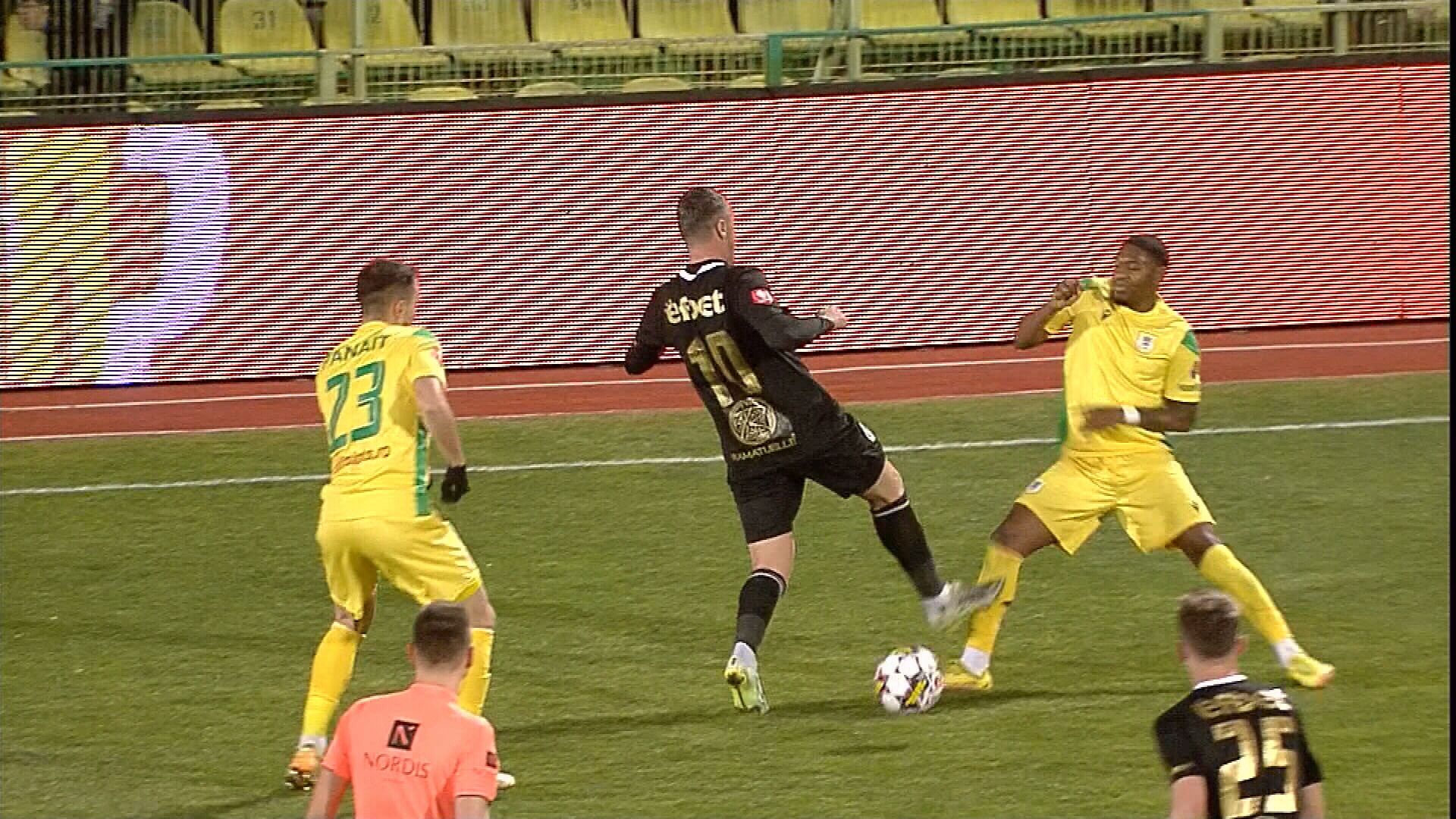 Constantin Budescu, intrare ”horror” asupra unui adversar la CS Mioveni - Petrolul: ”E de roșu!”