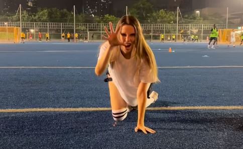 Femeia care îl susține pe Cristiano Ronaldo la fiecare pas a încercat să imite un fost jucător de la rivala Al Hilal. Ce a ieșit