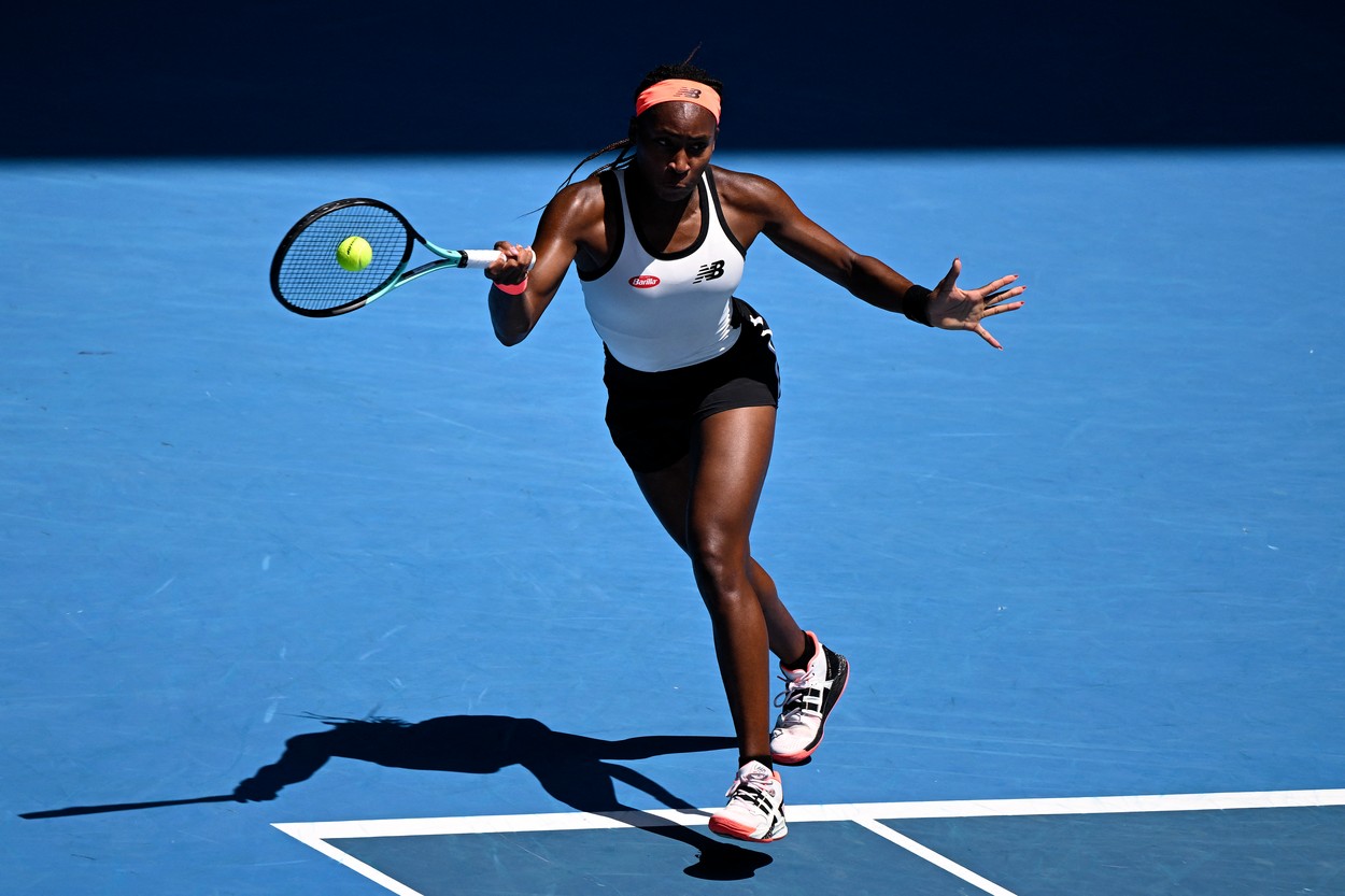 Iga Swiatek - Coco Gauff 3-6, 4-6 / Jessica Pegula - Barbora Krejcikova 3-6, 3-6, la Turneul Campioanelor